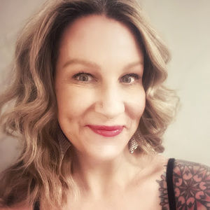 Meet your Posher, Carrie